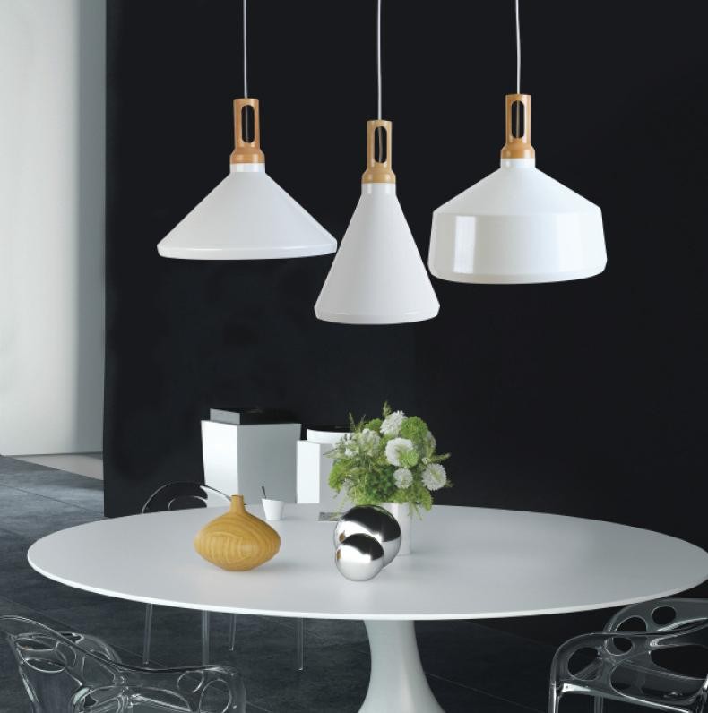 Ράγα με Φωτιστικά Αλουμινίου σε Μοντέρνα Σύνθεση