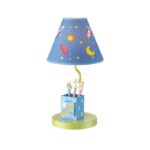 ACA Lighting Φωτιστικό Παιδικό Επιτραπέζιο Μεταλλικό με MDF και Υφασμάτινο Καπέλο με Σχέδια του Διαστήματος